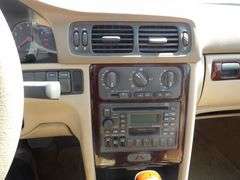 H-1060 2000 Volvo S70