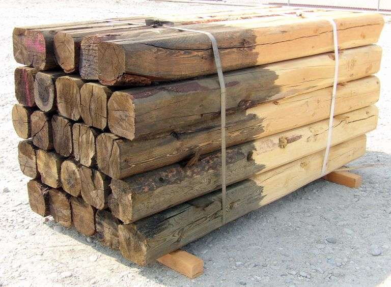 A-116 Wooden Fence Posts (25)