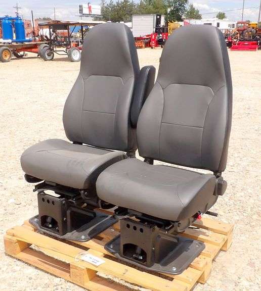 H-1150  International Truck Seats (2)