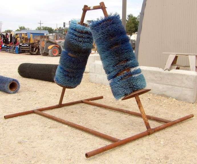 H-1414 Cattle Scratcher