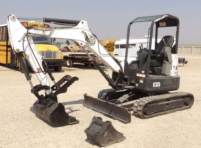 A-260 2013 Bobcat E-35 Mini Excavator