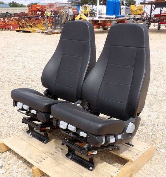 H-1154  Freightliner Truck Seats (2)