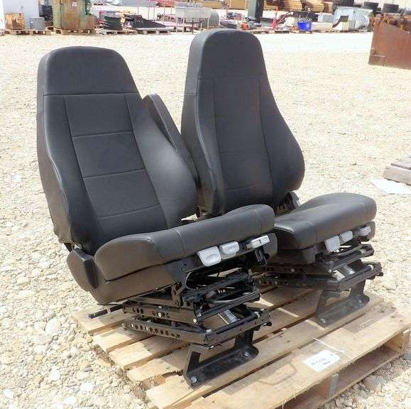 H-1156  Freightliner Trucks Seats (2)