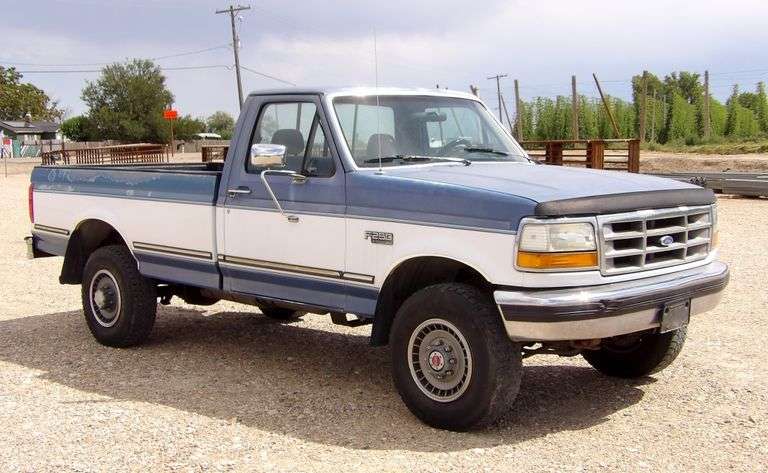 H-1310 1993 Ford F-250 XLT 4X4 Pickup