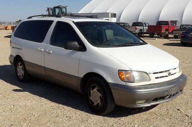 H-1350  2001 Toyota Sienna
