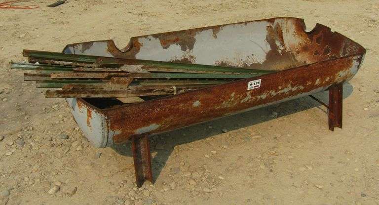 A-126 T-Posts & Feeder