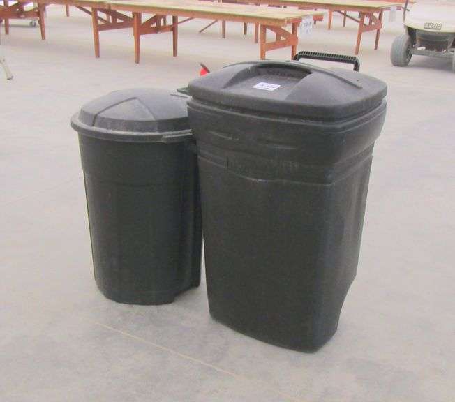 A-160 Trash Cans (2)