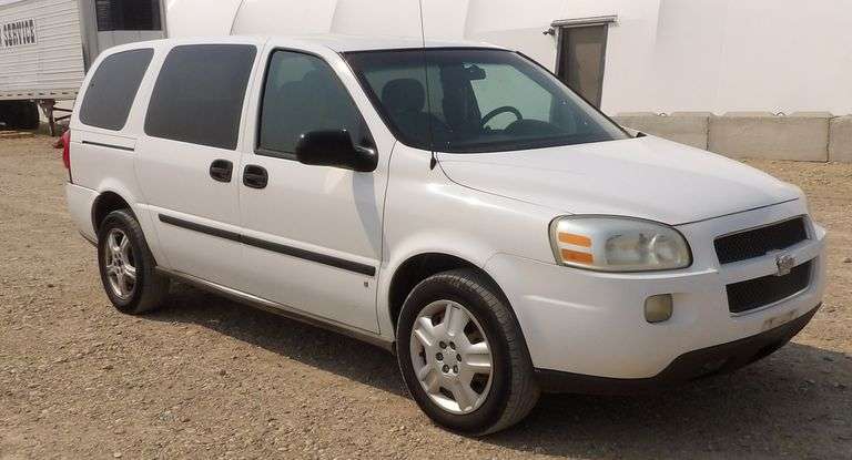 A-110 2008 Chevy Uplander Van