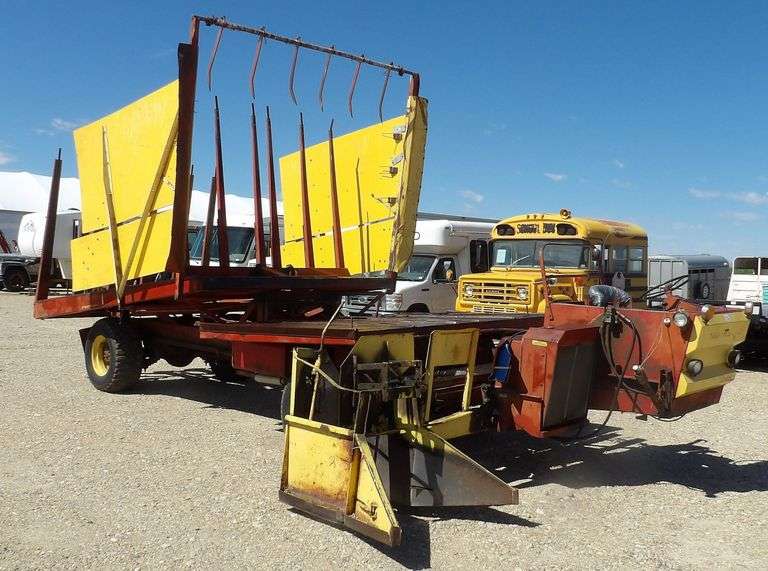 H-1180 New Holland 1049 Bale Wagon