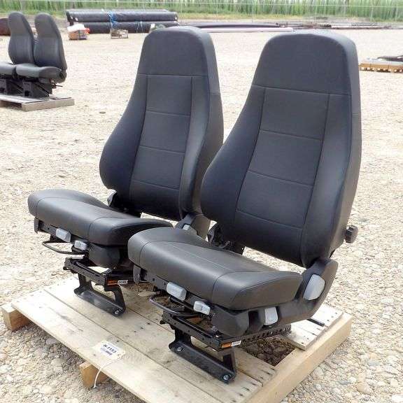 H-1153 Freightliner Truck Seats (2)