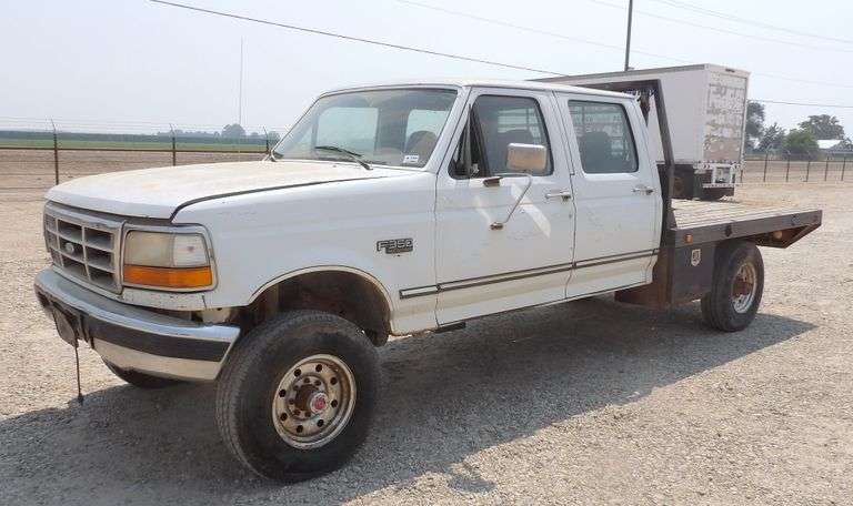 A-199 1994 Ford F350 Flatbed Pickup