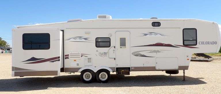 H-1097 2006 Thor Colorado Travel Trailer