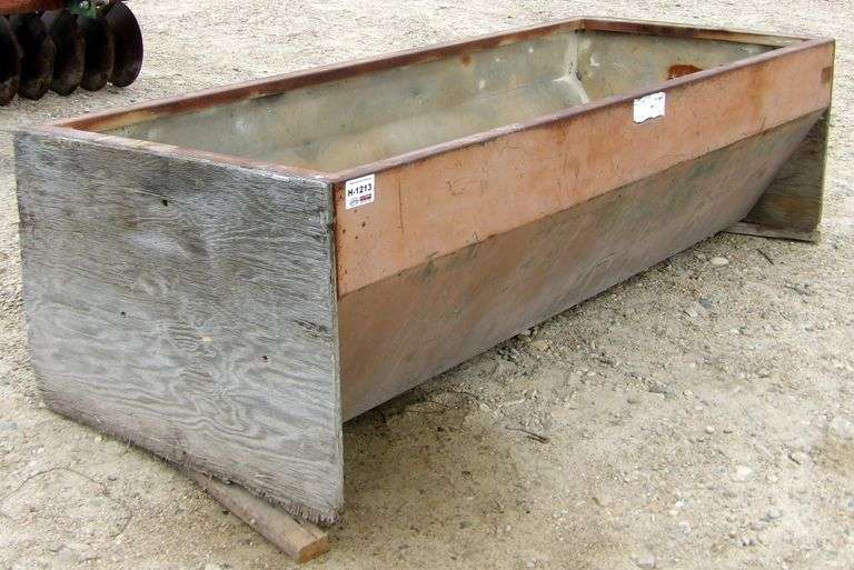 H-1213 Livestock Feeder