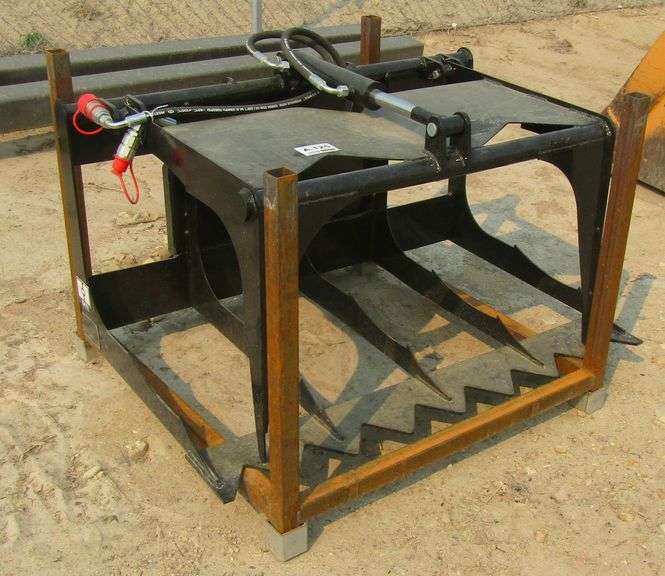 A-125 GIYI Mini Skid Steer Grapple