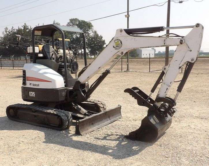 A-260 2013 Bobcat E-35 Mini Excavator