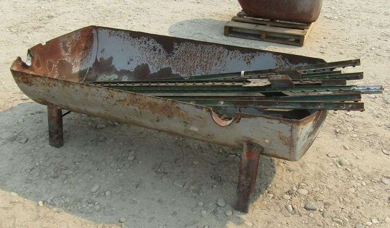 A-126 T-Posts & Feeder