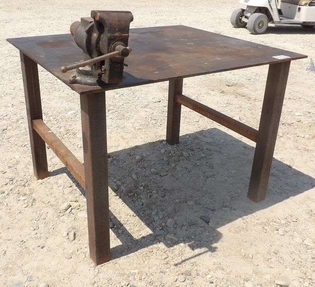A-266 Welding Table W/Vise