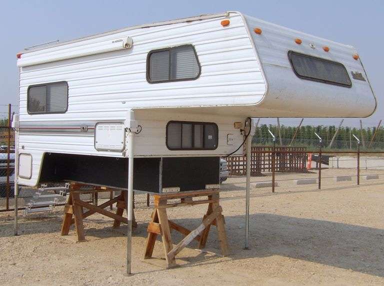 A-173 1994 Northland Pickup Camper