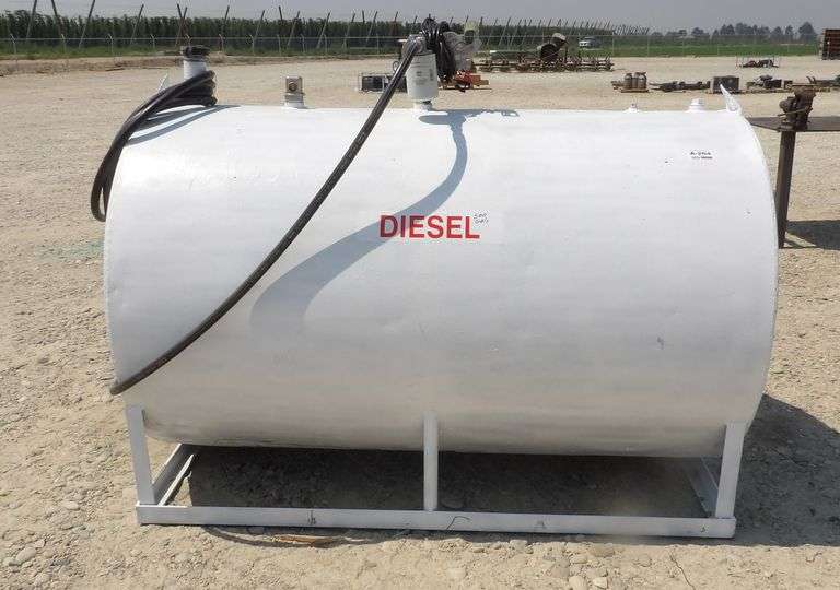 A-264 500 Gallon Fuel Tank W/Pump