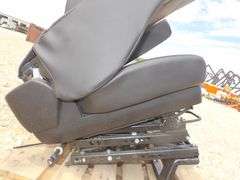 H-1156  Freightliner Trucks Seats (2)
