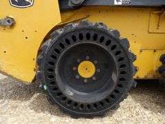 H-1279 John Deere 318G Skid Steer Loader