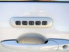 H-1233 2008 Lincoln MKZ