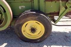 H-1317  John Deere 214T Baler