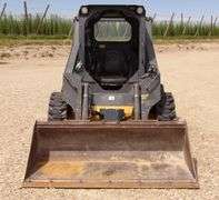H-1279 John Deere 318G Skid Steer Loader
