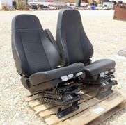 H-1156  Freightliner Trucks Seats (2)