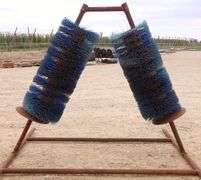 H-1414 Cattle Scratcher