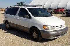 H-1350  2001 Toyota Sienna