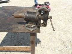 A-266 Welding Table W/Vise