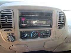 H-1298  2001 Ford F-150 Lariat 4x4 Pickup