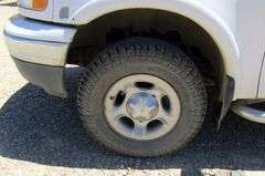 H-1298  2001 Ford F-150 Lariat 4x4 Pickup