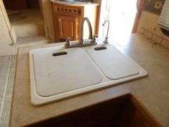 H-1097 2006 Thor Colorado Travel Trailer