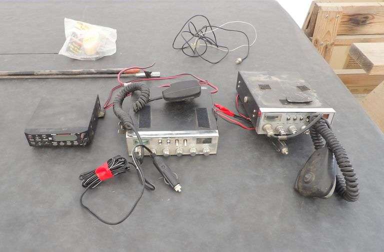 A-373 CB Radios & Tiedown Straps