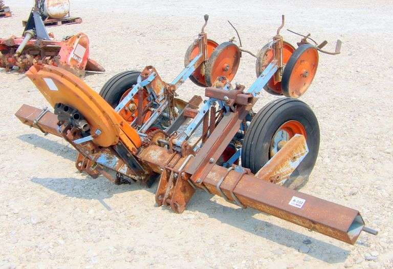 A-332 Monosem Planter