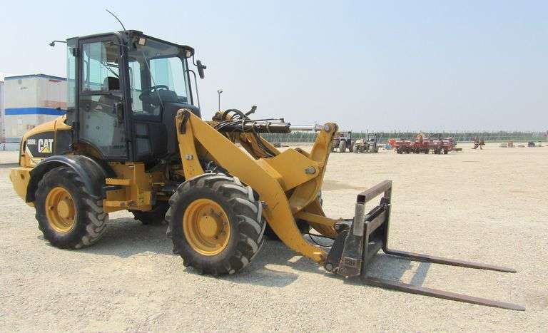 A-400 Caterpillar 908H Articulating 2 Wheel Loader