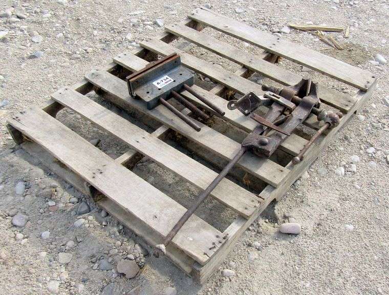 A-734 Clamp & Vise