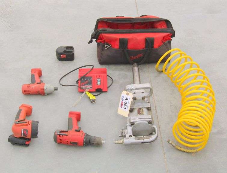 A-361  Air Wrench / Air Hose / Tool Set