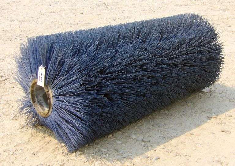 A-341 Livestock Scratcher