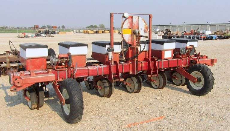 A-350  WIC 6 Row Planter