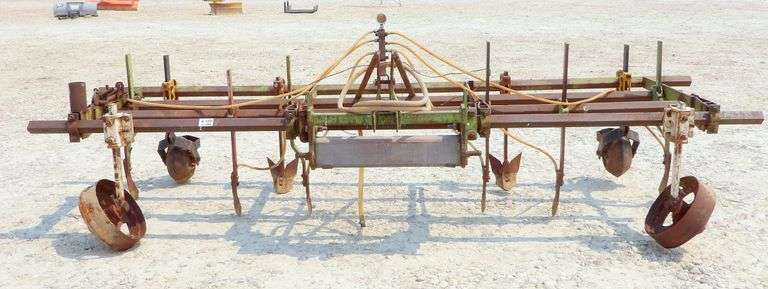 A-335 Side Dressing Bar