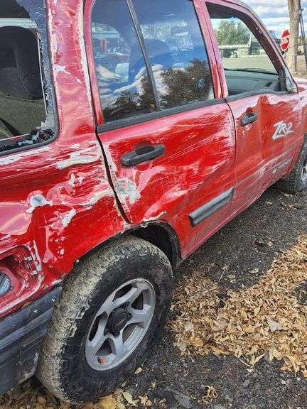 2004 CHEVROLET TRACKER