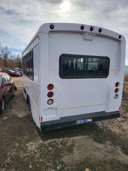 2005 FORD E-450