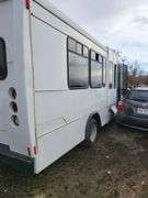 2005 FORD E-450