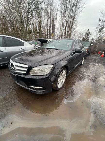 2011 MERCEDES-BENZ  C-CLASS