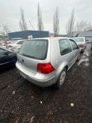 2004 VOLKSWAGEN  GOLF