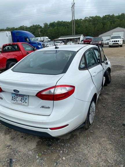 2015 FORD FIESTA