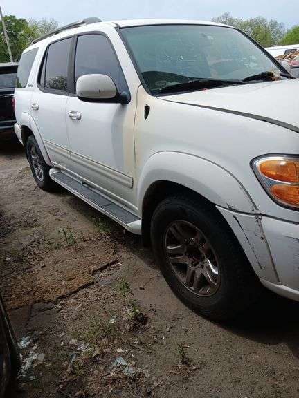 Derelict - 2004 TOYOTA SEQUOIA